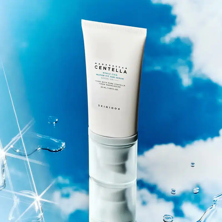 ضد آفتاب سنتلا اسکین 1004 بی رنگ SPF50 حجم ۵۰ میل